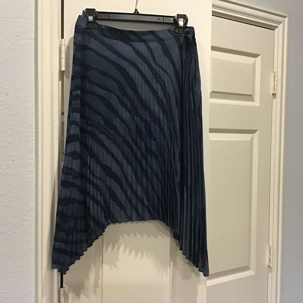 Halston pleated skirt